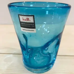 Trinkglas light blue Handarbeit, mundgeblasen Spühlmaschienenfest 0,3L